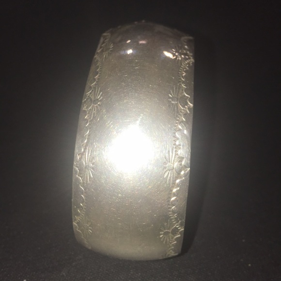 Jewelry - Picture 3 of 3